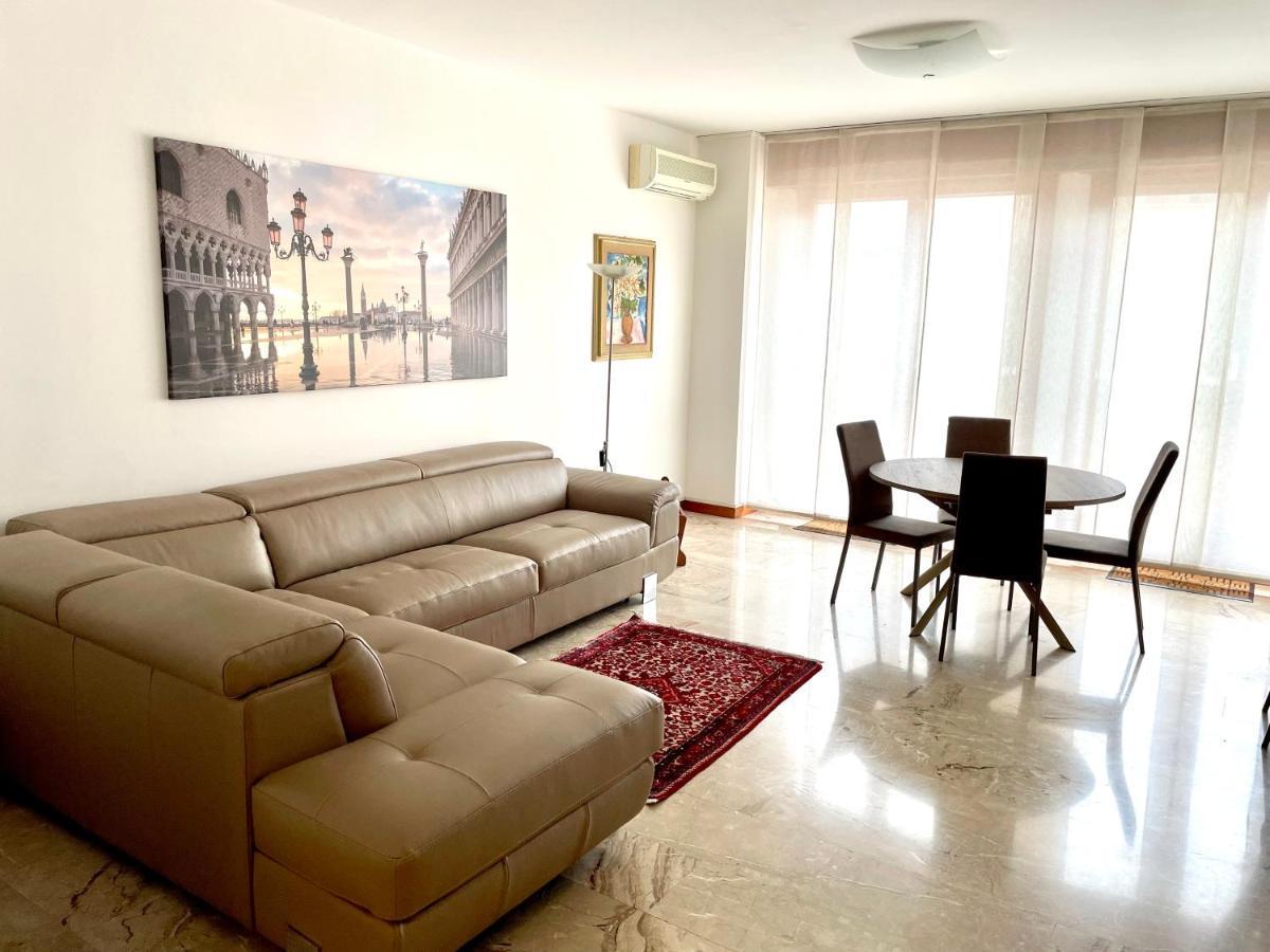 Apartment Donatello Местре Екстер'єр фото